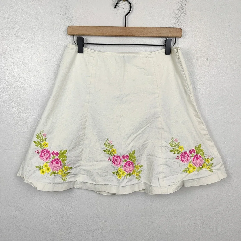 Vintage‎ Y2K Betsey Johnson Embroidered Skirt Womens 6 White Cotton Milkmaid 90s